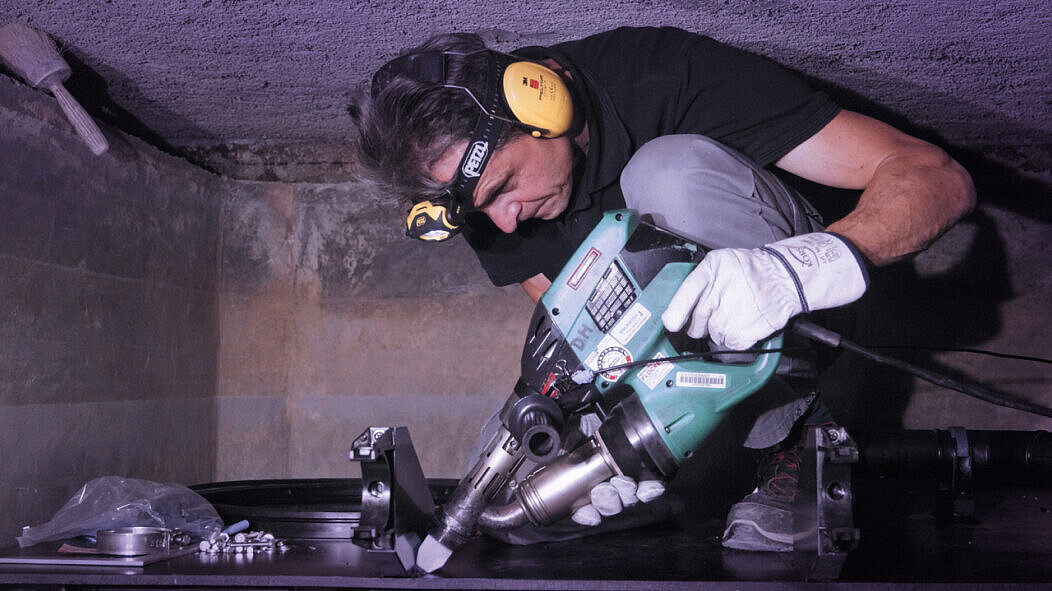 Verbau eines Fettabscheiders mit Vor-Ort-Verschweißung