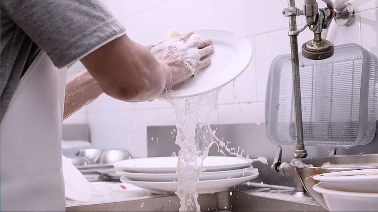 Fettabscheider werden in der Gastronomie sowie in der lebensmittelverarbeitenden Industrie Fettabscheider werden in der Gastronomie sowie in der lebensmittelverarbeitenden Industrie